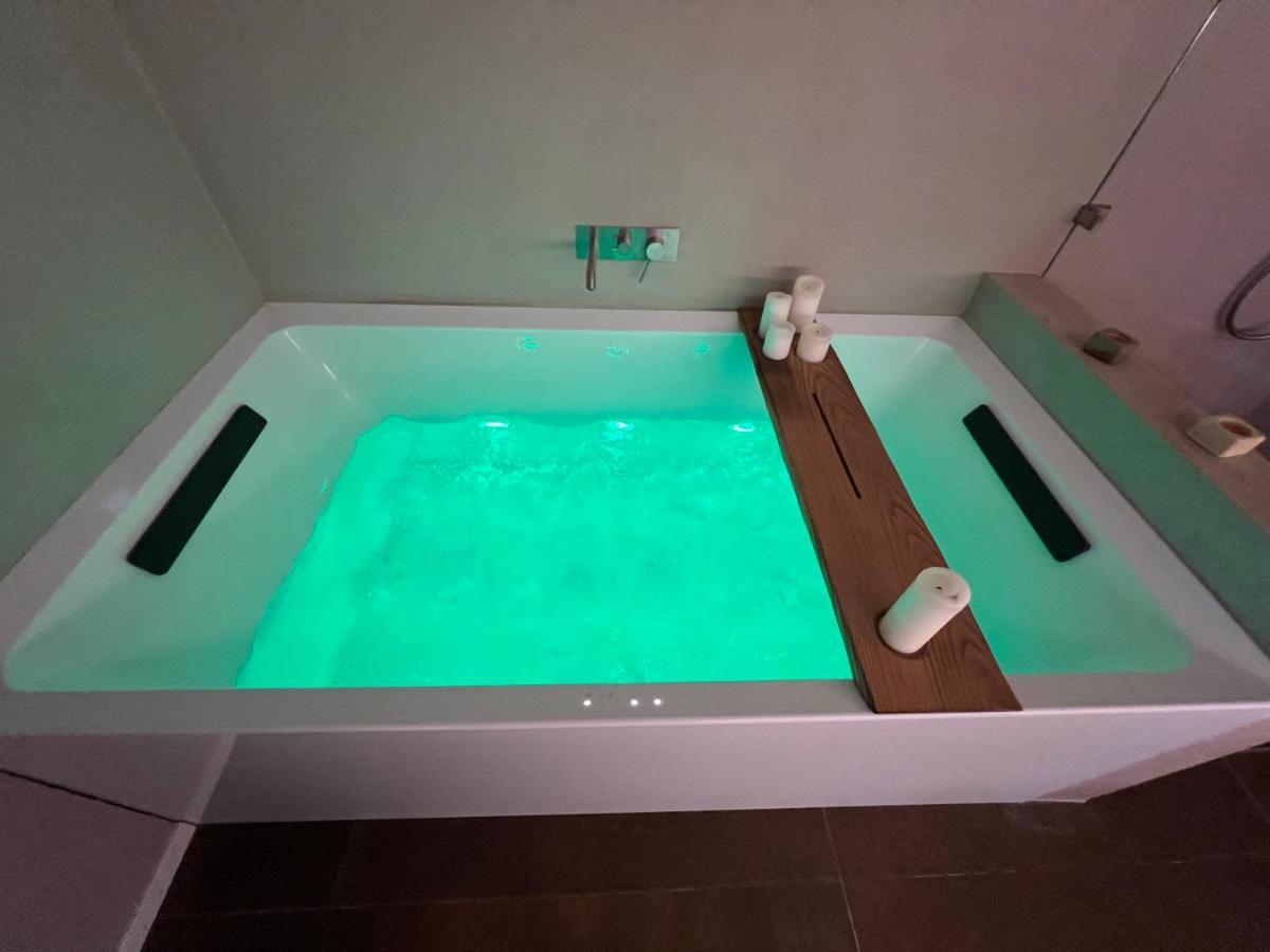 Luxury - Private Jacuzzi And Design Apartamento Venecia